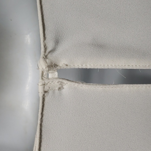 Lush.  Soft & Silky White Blouse; V-Strap Neck line; Key Hole Closure EUC Size S - Picture 7 of 13